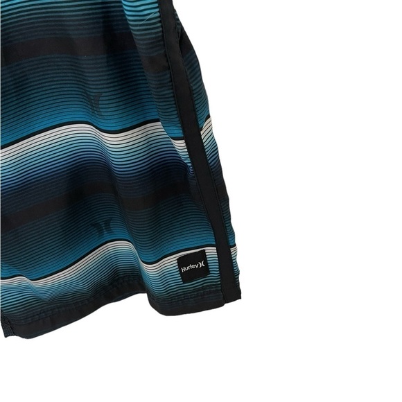 Hurley Size 36 100% Recycled Polyester Men’s blue white and black Board Shorts - Picture 3 of 6